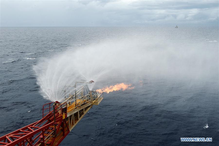 China Succeeds in Mining Combustible Ice in South China Sea