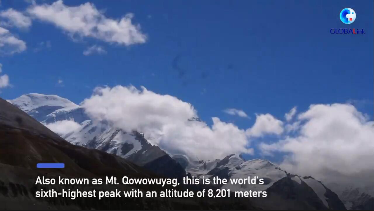 Spectacular View of World's 6th-highest Peak