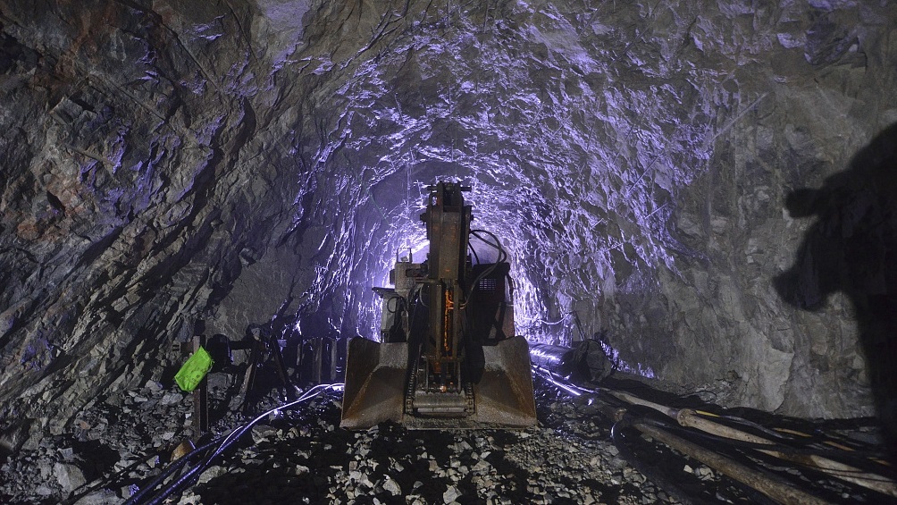 China Completes Main Structure of Its Neutrino Detector