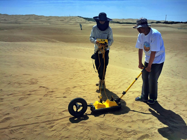 Scientists Dedicated to Decoding Desert Evolution in Xinjiang