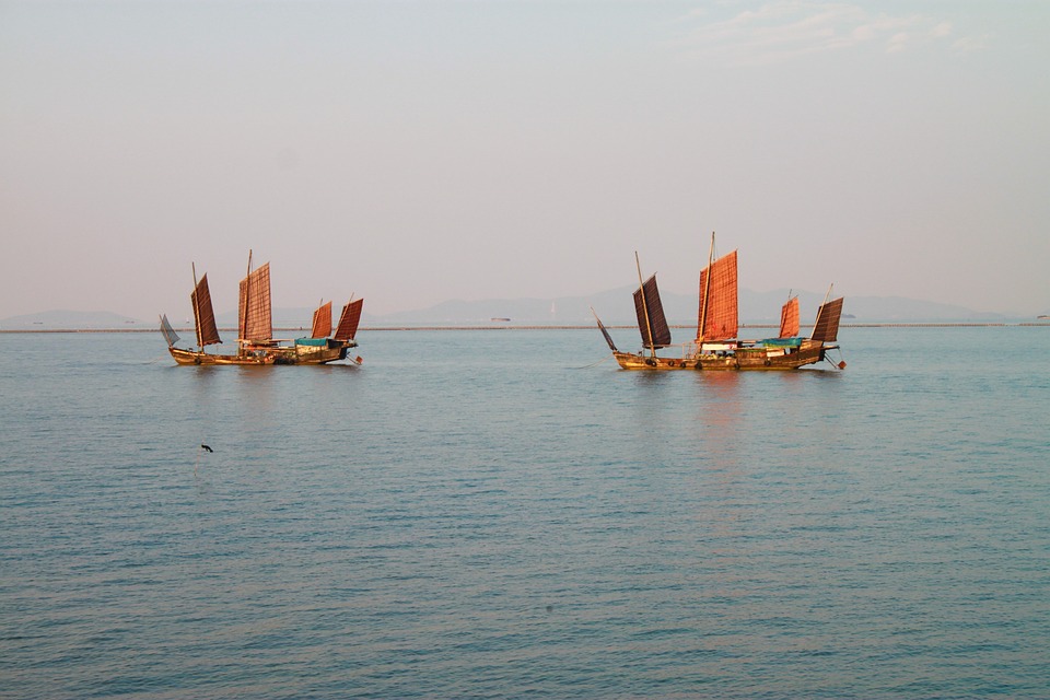 Law-based System, Tech Innovation, Comprehensive Management Important in Lake Protection