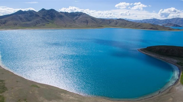 Chinese Scientists Launch Survey on Depth of Major Lake in Tibet