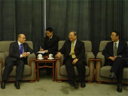 Lu Yongxiang meets with president of European Patent Office