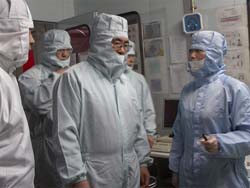 Prof. BAI Chunli inspects institute of microelectronics