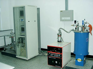 Low-temperature High Magnetic Field M&Ouml;ssbauer Spectrometer. (T=1.5-300K  B=0-9T)