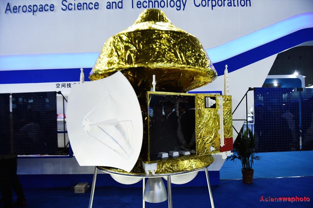 A model of China’s Martian probe unveiled by CASC in November 2015 in Shanghai (Credit: China Daily/Long Wei).