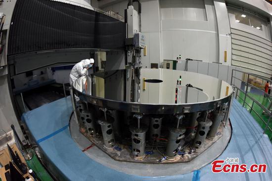 world's largest silicon carbide (SiC) single mirror blank