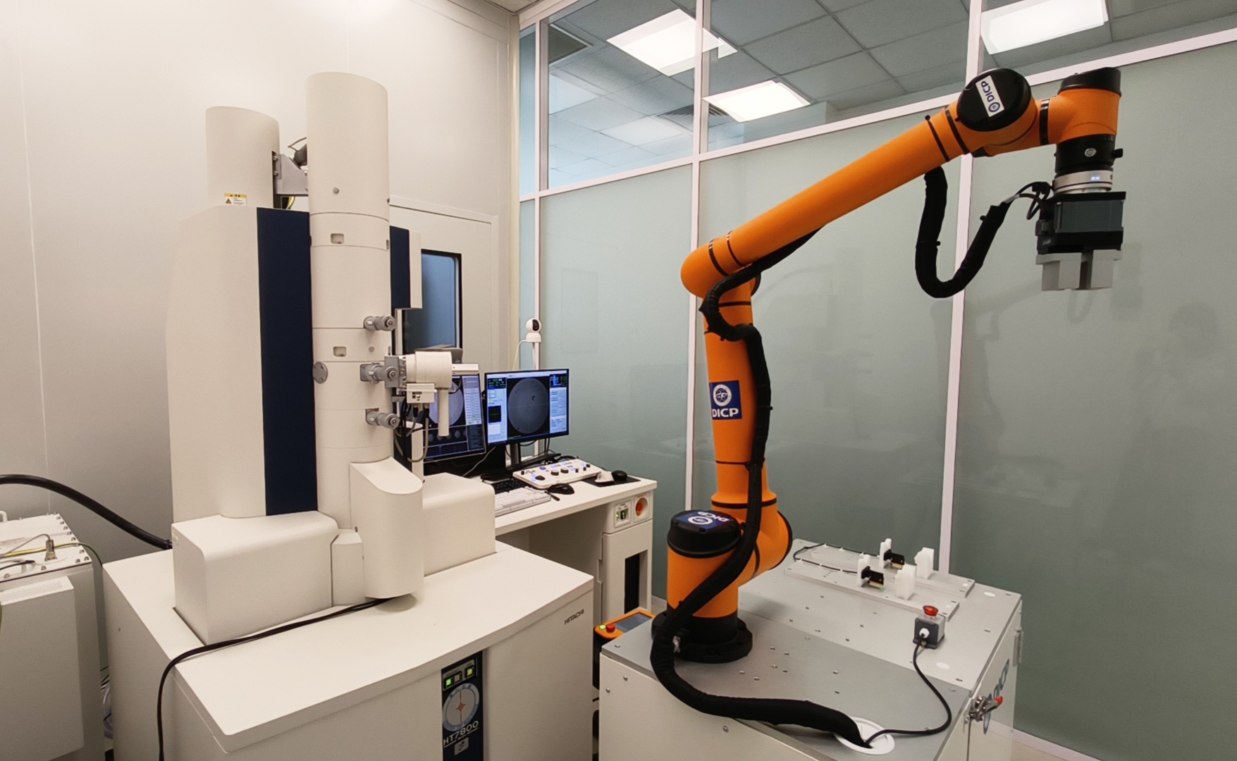 Dalian Scientists Develop World's First AI-driven Microscope