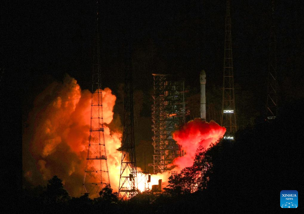 China Launches Tianwen-2 to Retrieve Asteroid Samples