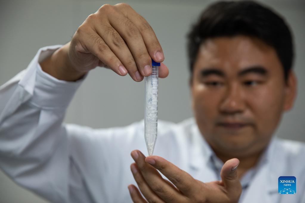 Chinese Scientists for the First Time Synthesize Starch from Carbon Dioxide