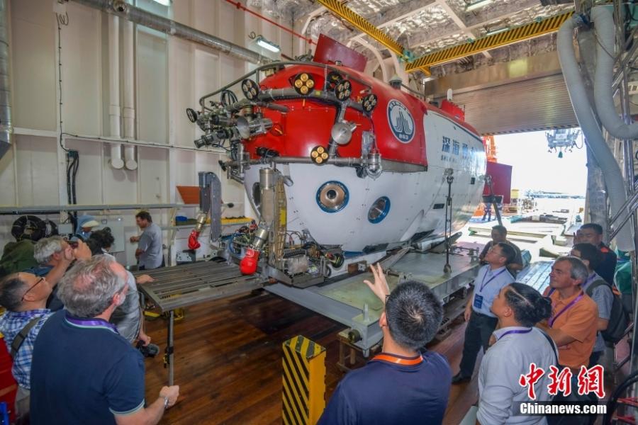 Deep-sea Submersible Mother Ship Tansuo-2 Attracts Global Scientists