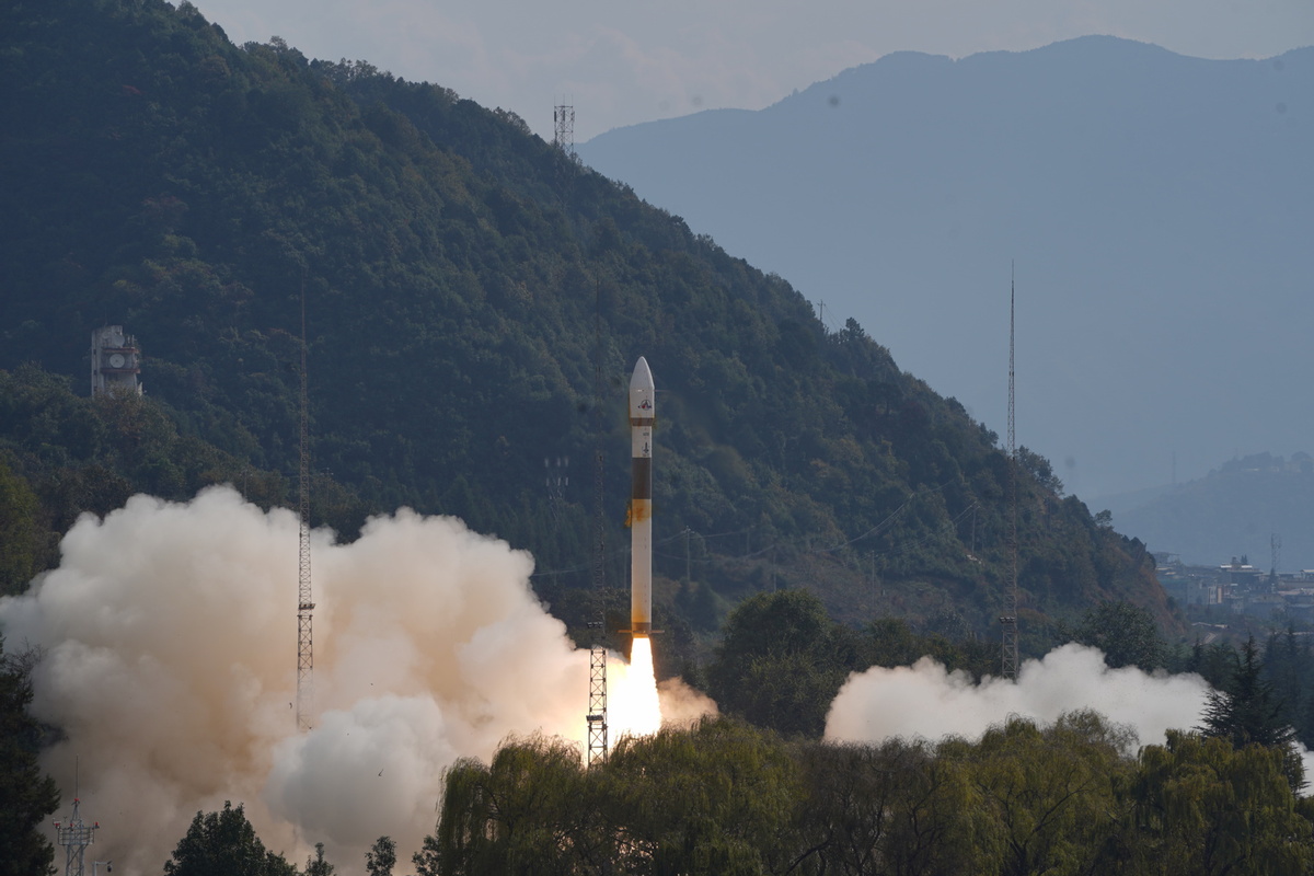 China Launches Ultra-Low-Earth-Orbit SAR Satellite