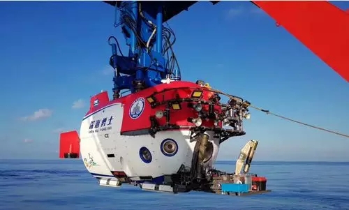 How Does Manned Submersible Shenhai Yongshi Communicate with Its Mothership Robustly?