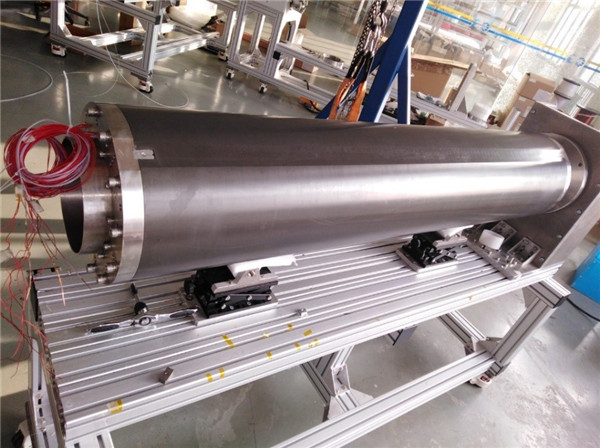 Half-aperture Prototype of Superconducting Combined-function Magnet Completes Cryogenic Test